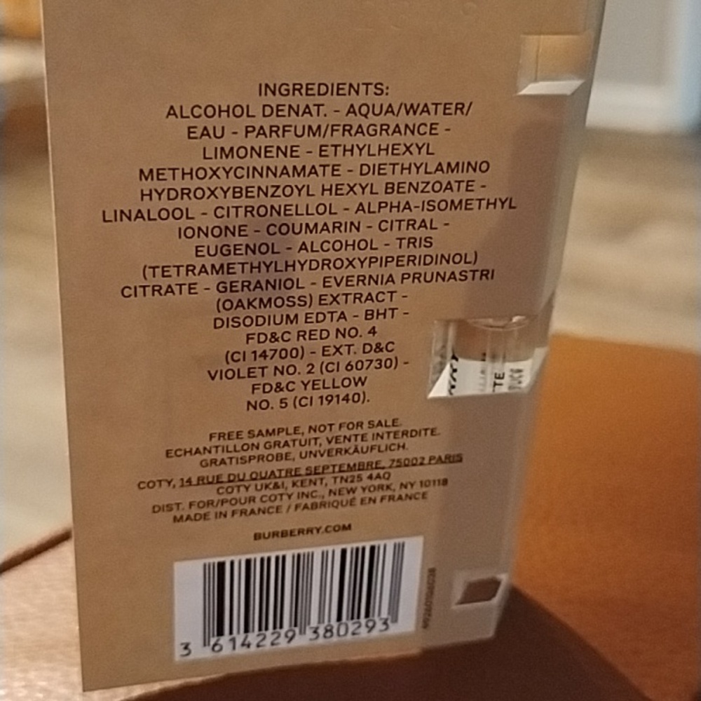 Burberry hero sample - Picture 3 of 3